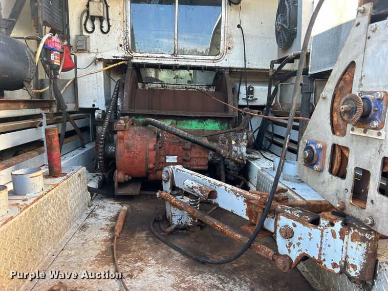 image for item DO7549 2007 International  4300 wireline truck