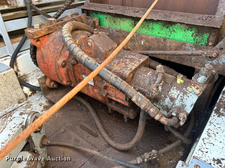 image for item DO7549 2007 International  4300 wireline truck