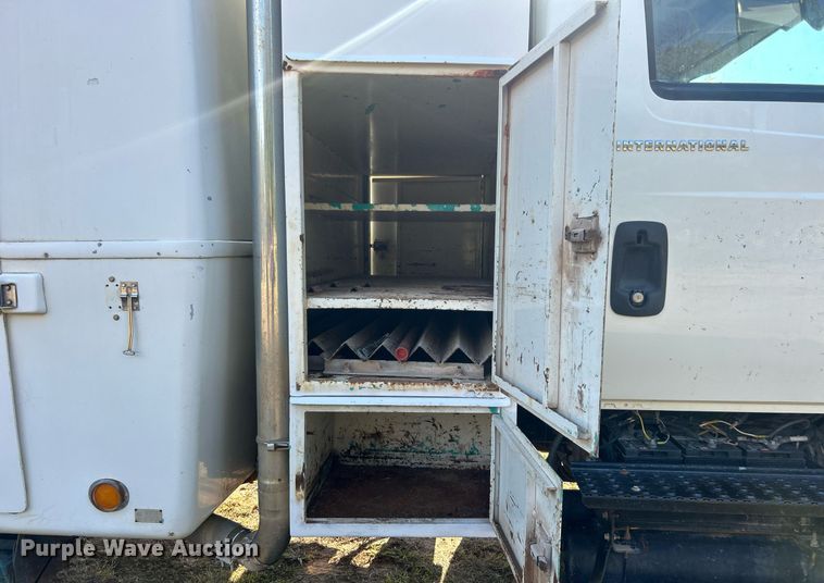 image for item DO7549 2007 International  4300 wireline truck