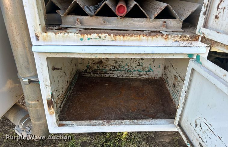 image for item DO7549 2007 International  4300 wireline truck