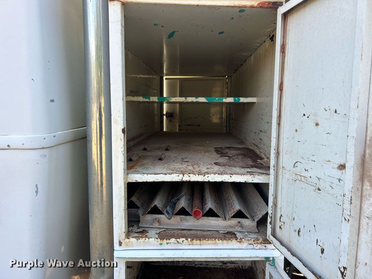 image for item DO7549 2007 International  4300 wireline truck