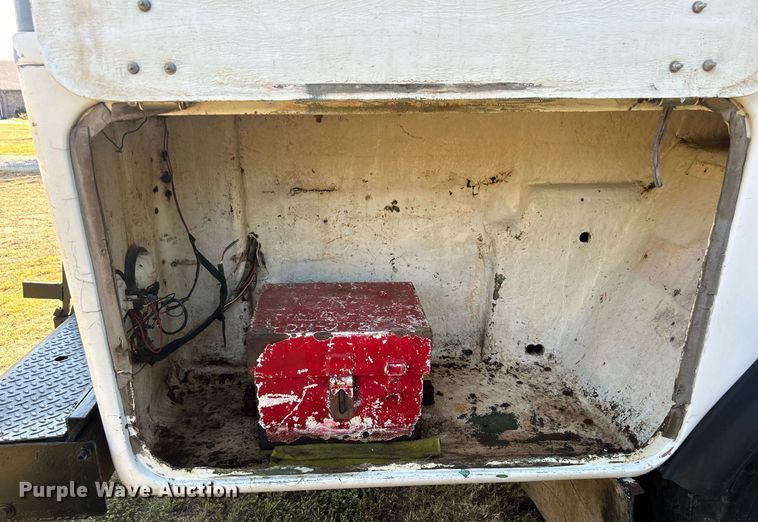 image for item DO7549 2007 International  4300 wireline truck