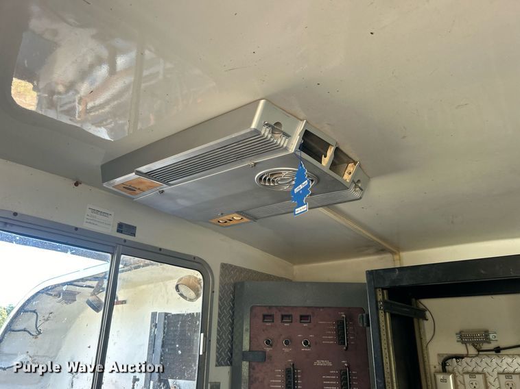 image for item DO7549 2007 International  4300 wireline truck