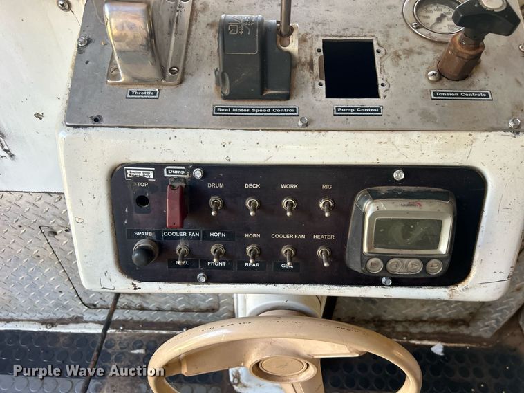 image for item DO7549 2007 International  4300 wireline truck