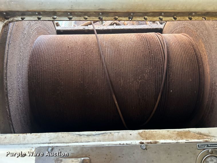 image for item DO7549 2007 International  4300 wireline truck