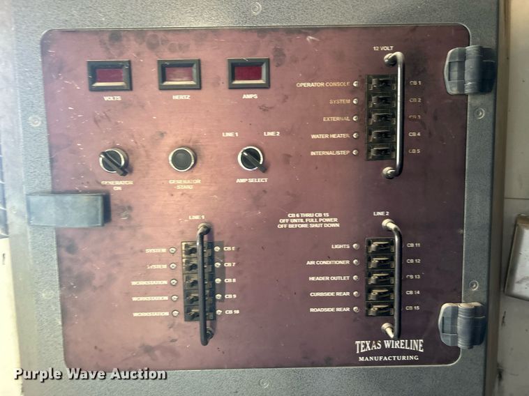 image for item DO7549 2007 International  4300 wireline truck