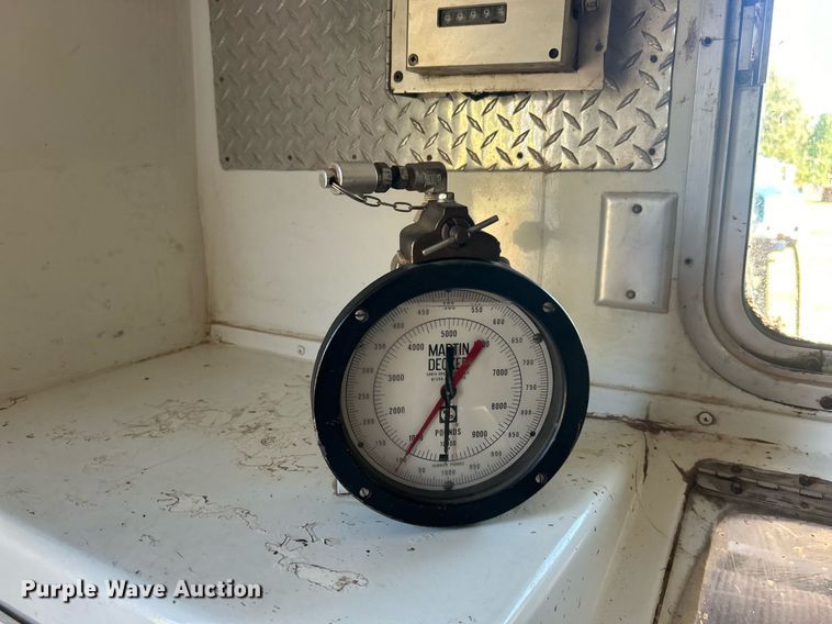 image for item DO7549 2007 International  4300 wireline truck