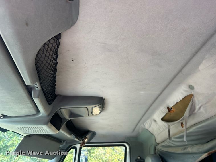 image for item DO7549 2007 International  4300 wireline truck