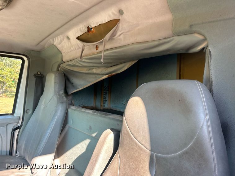 image for item DO7549 2007 International  4300 wireline truck