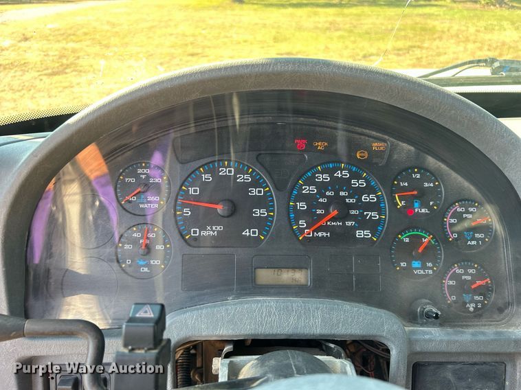 image for item DO7549 2007 International  4300 wireline truck