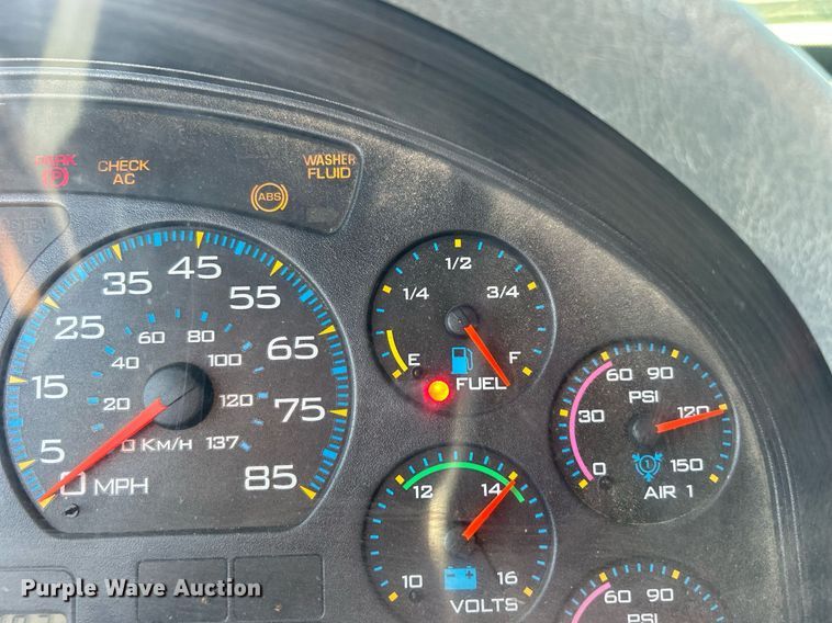 image for item DO7549 2007 International  4300 wireline truck