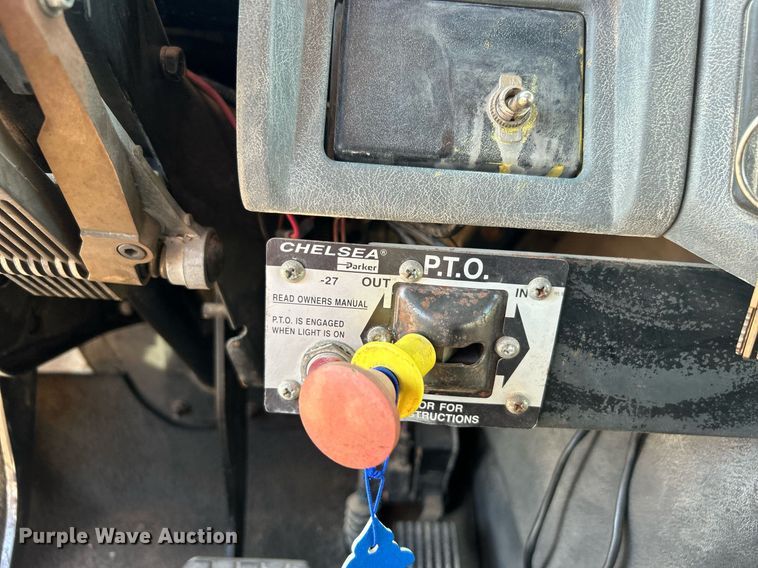 image for item DO7549 2007 International  4300 wireline truck