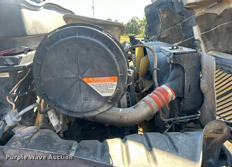 image for item DO7549 2007 International  4300 wireline truck