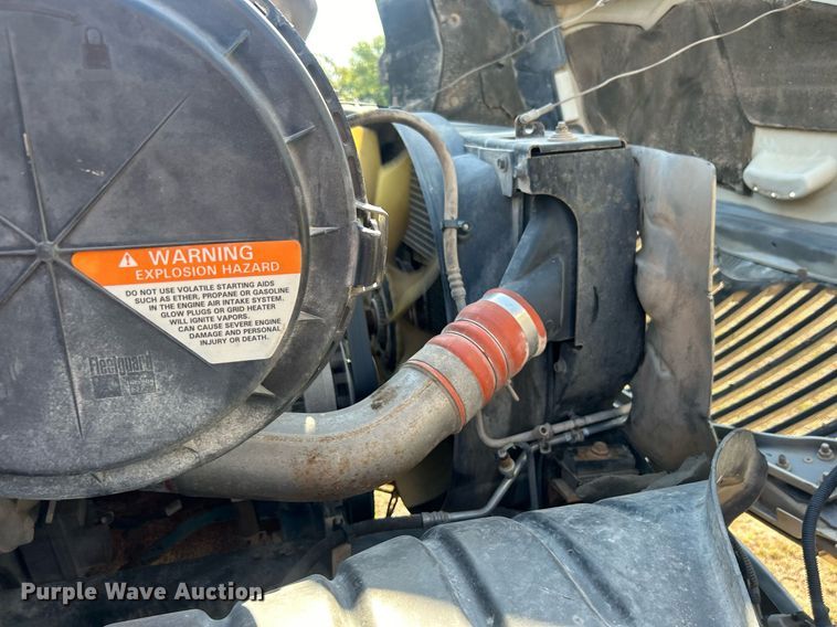 image for item DO7549 2007 International  4300 wireline truck