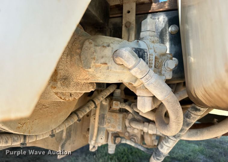 image for item DO7549 2007 International  4300 wireline truck