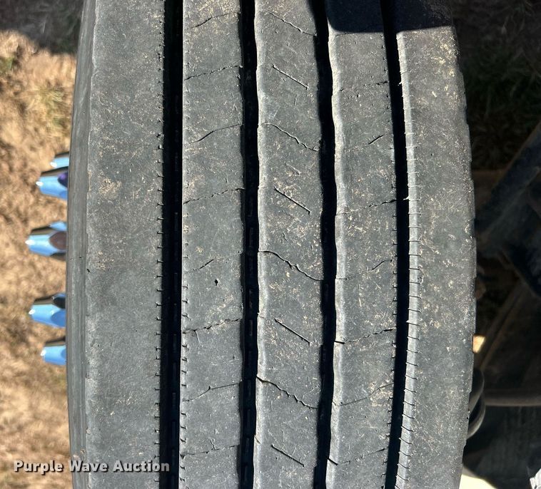 image for item DO7549 2007 International  4300 wireline truck