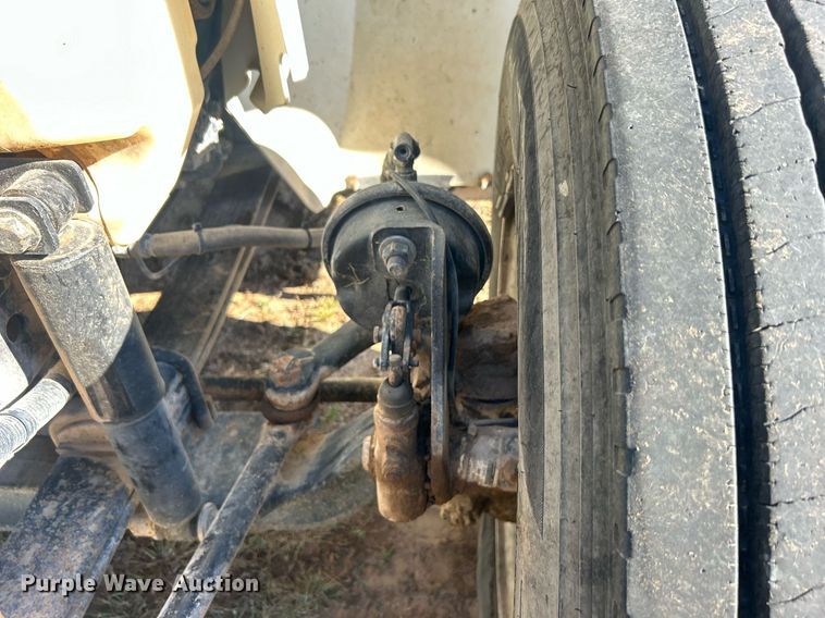 image for item DO7549 2007 International  4300 wireline truck