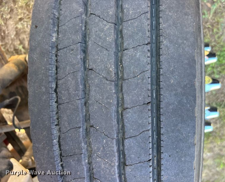 image for item DO7549 2007 International  4300 wireline truck