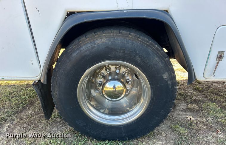 image for item DO7549 2007 International  4300 wireline truck