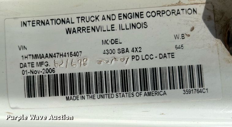 image for item DO7549 2007 International  4300 wireline truck