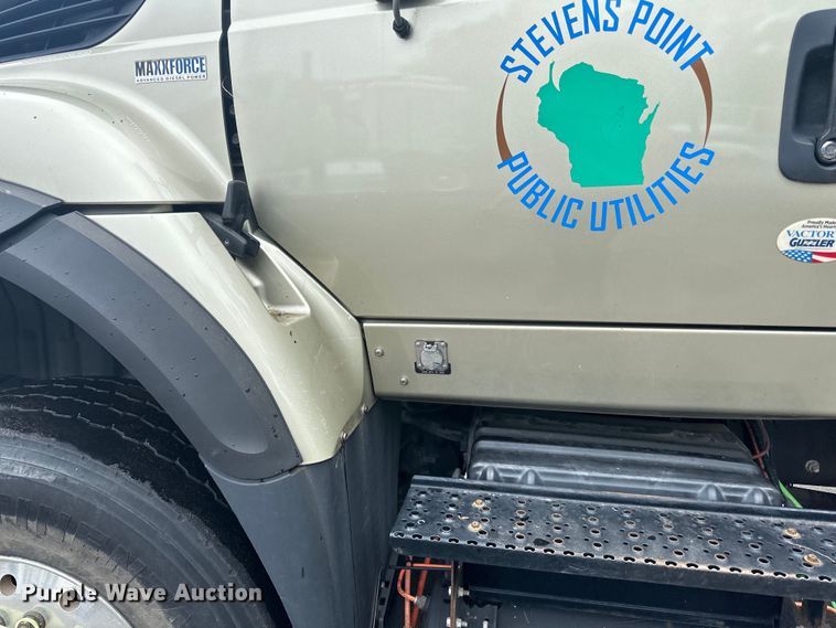 image for item DP8419 2012 International  7500 sewer jetter truck