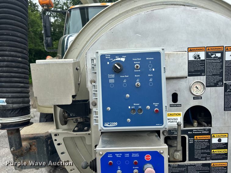 image for item DP8419 2012 International  7500 sewer jetter truck