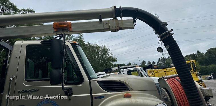 image for item DP8419 2012 International  7500 sewer jetter truck