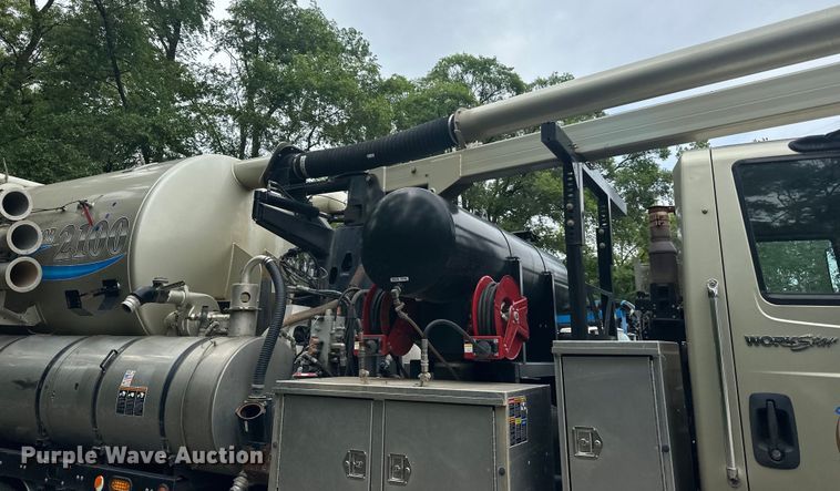 image for item DP8419 2012 International  7500 sewer jetter truck