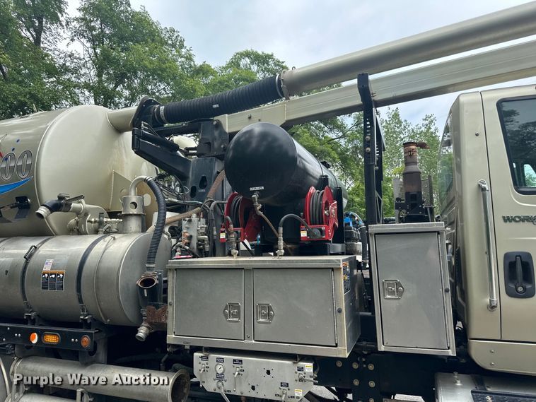 image for item DP8419 2012 International  7500 sewer jetter truck