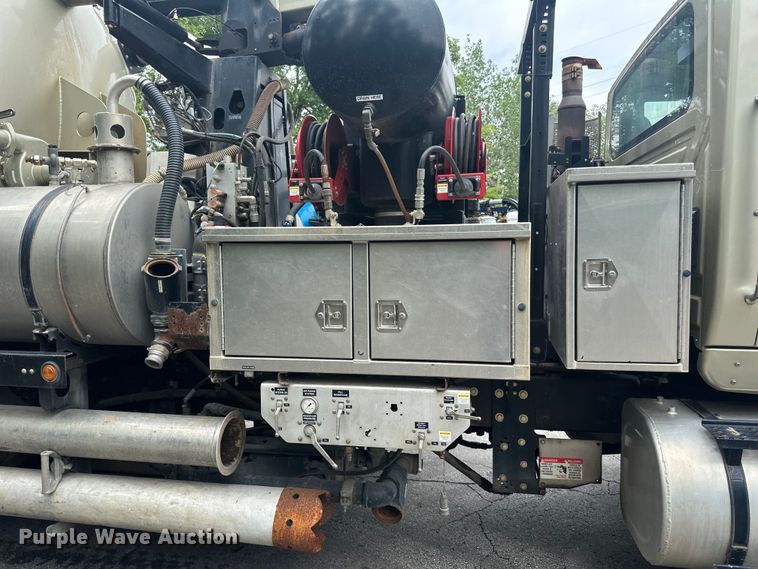 image for item DP8419 2012 International  7500 sewer jetter truck