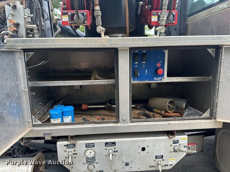 image for item DP8419 2012 International  7500 sewer jetter truck