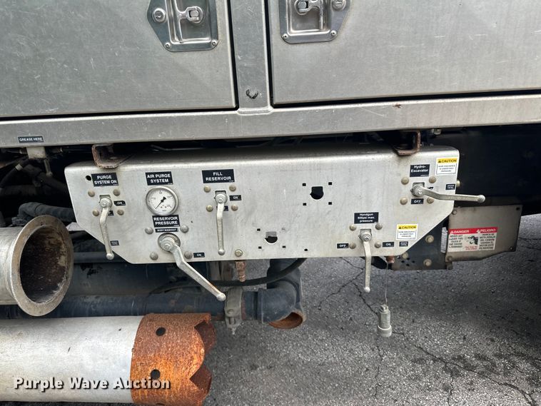 image for item DP8419 2012 International  7500 sewer jetter truck