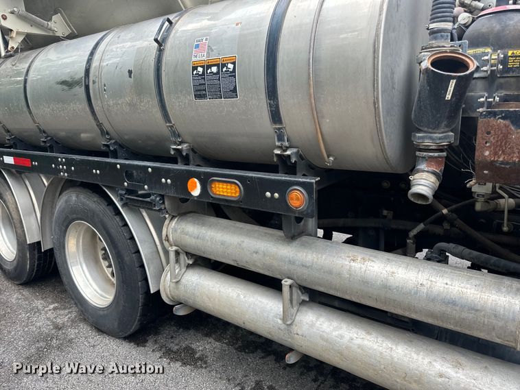 image for item DP8419 2012 International  7500 sewer jetter truck