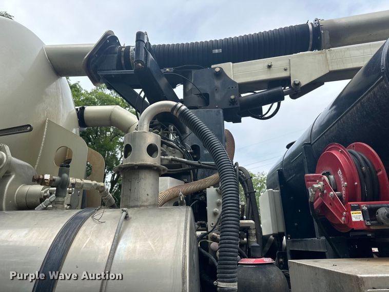 image for item DP8419 2012 International  7500 sewer jetter truck