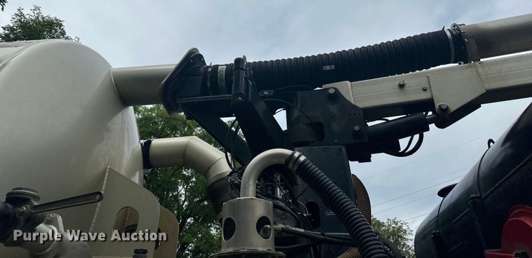 image for item DP8419 2012 International  7500 sewer jetter truck