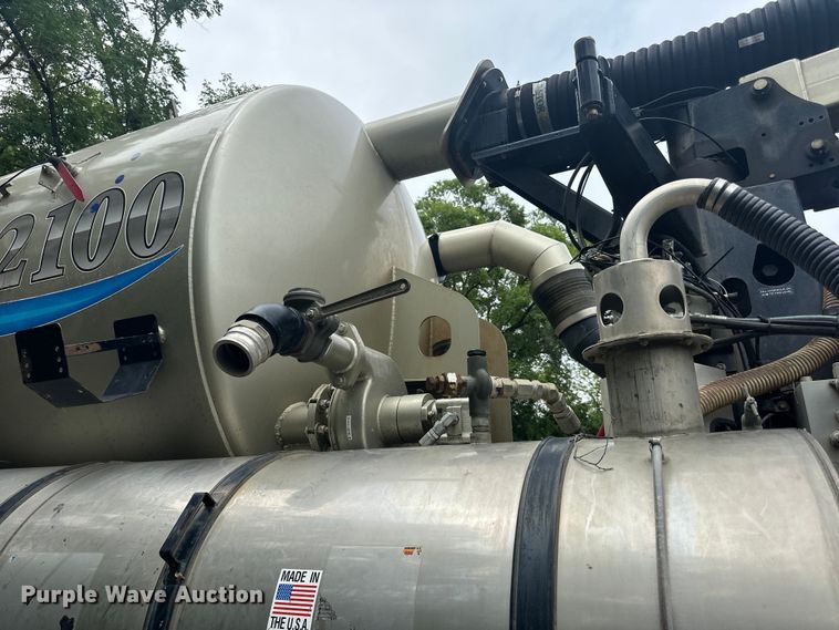 image for item DP8419 2012 International  7500 sewer jetter truck