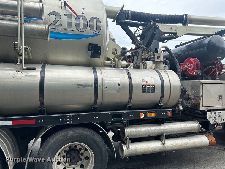 image for item DP8419 2012 International  7500 sewer jetter truck