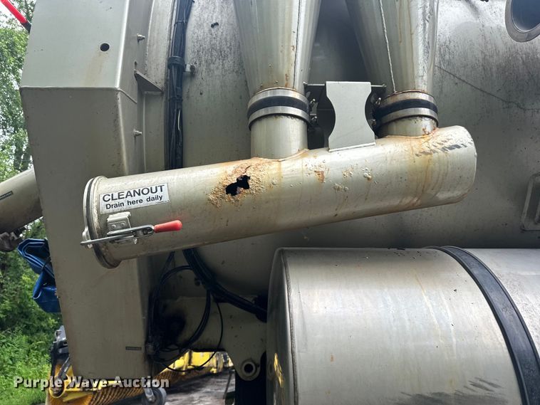 image for item DP8419 2012 International  7500 sewer jetter truck