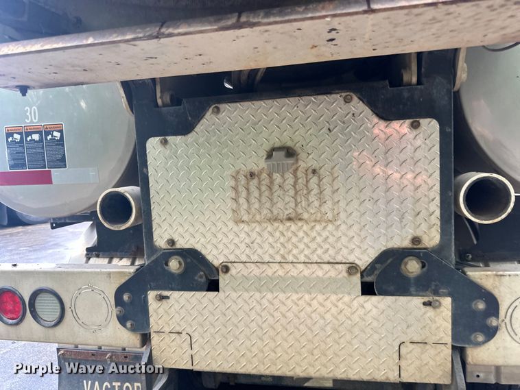 image for item DP8419 2012 International  7500 sewer jetter truck