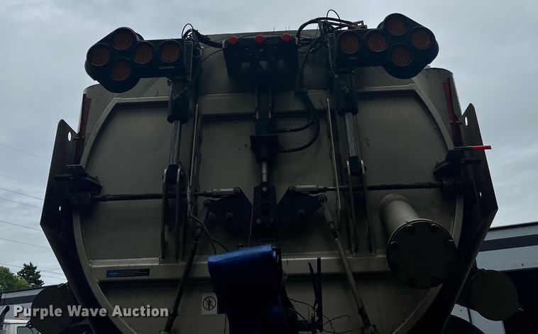 image for item DP8419 2012 International  7500 sewer jetter truck