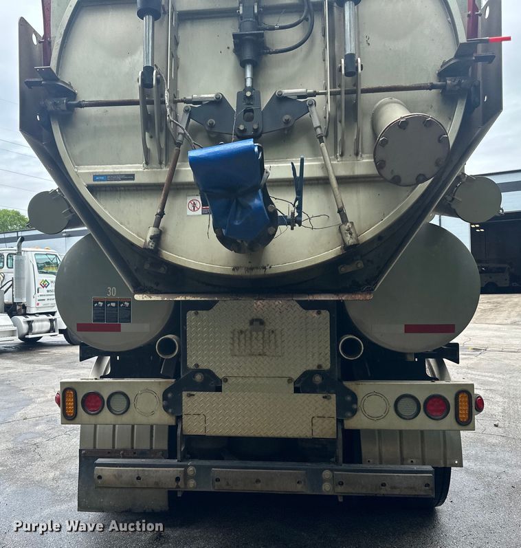 image for item DP8419 2012 International  7500 sewer jetter truck