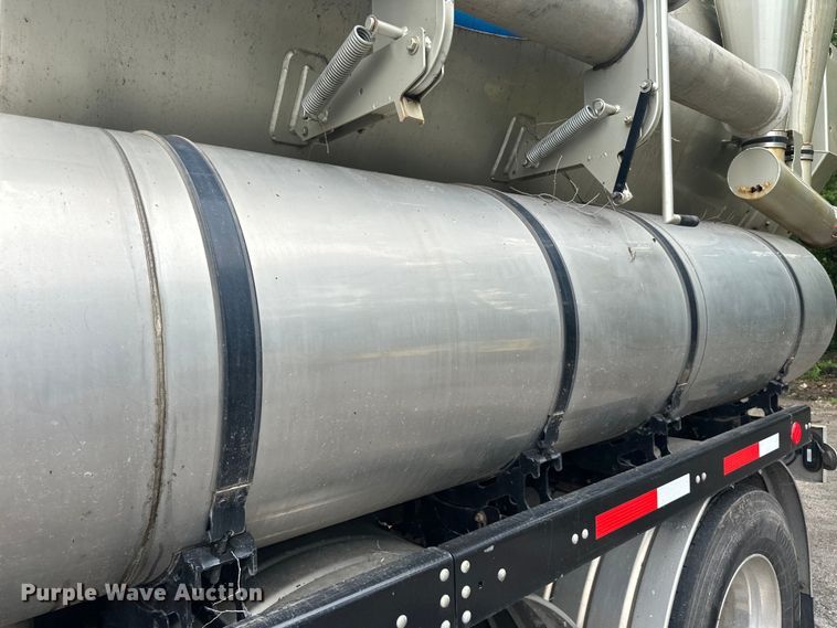 image for item DP8419 2012 International  7500 sewer jetter truck