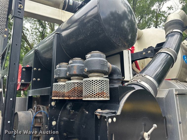 image for item DP8419 2012 International  7500 sewer jetter truck