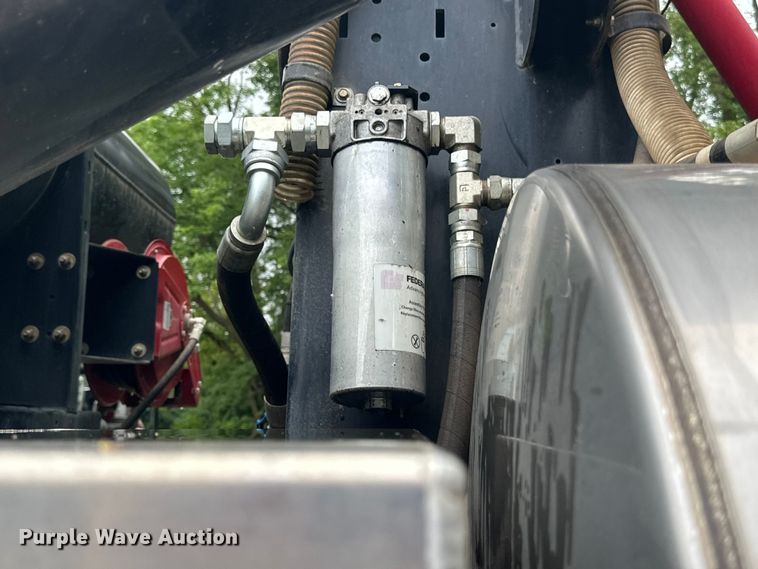 image for item DP8419 2012 International  7500 sewer jetter truck