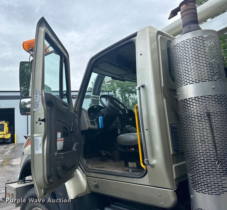 image for item DP8419 2012 International  7500 sewer jetter truck