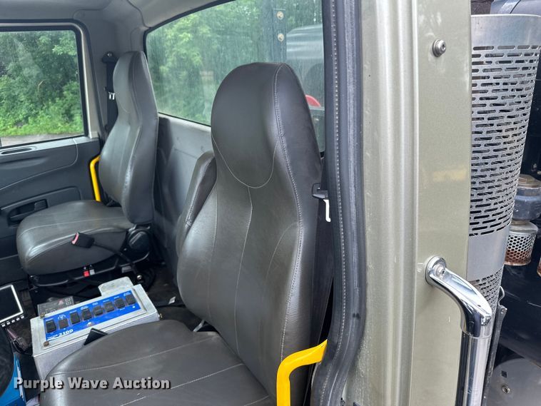 image for item DP8419 2012 International  7500 sewer jetter truck