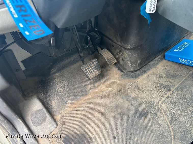 image for item DP8419 2012 International  7500 sewer jetter truck