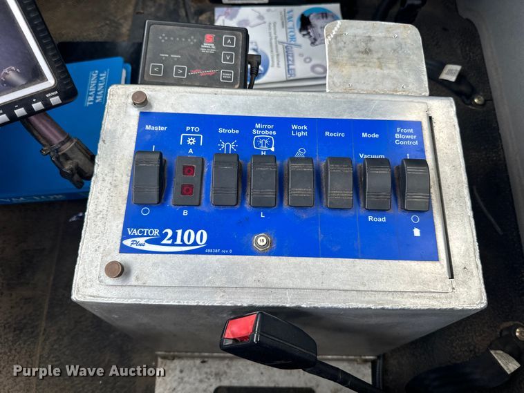 image for item DP8419 2012 International  7500 sewer jetter truck