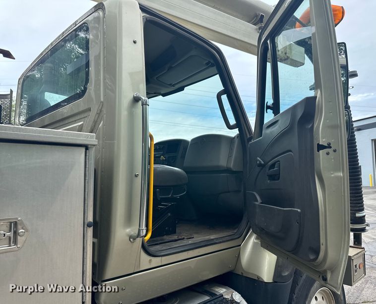 image for item DP8419 2012 International  7500 sewer jetter truck