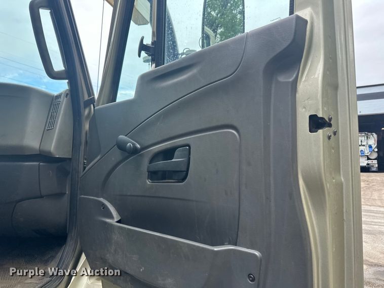 image for item DP8419 2012 International  7500 sewer jetter truck